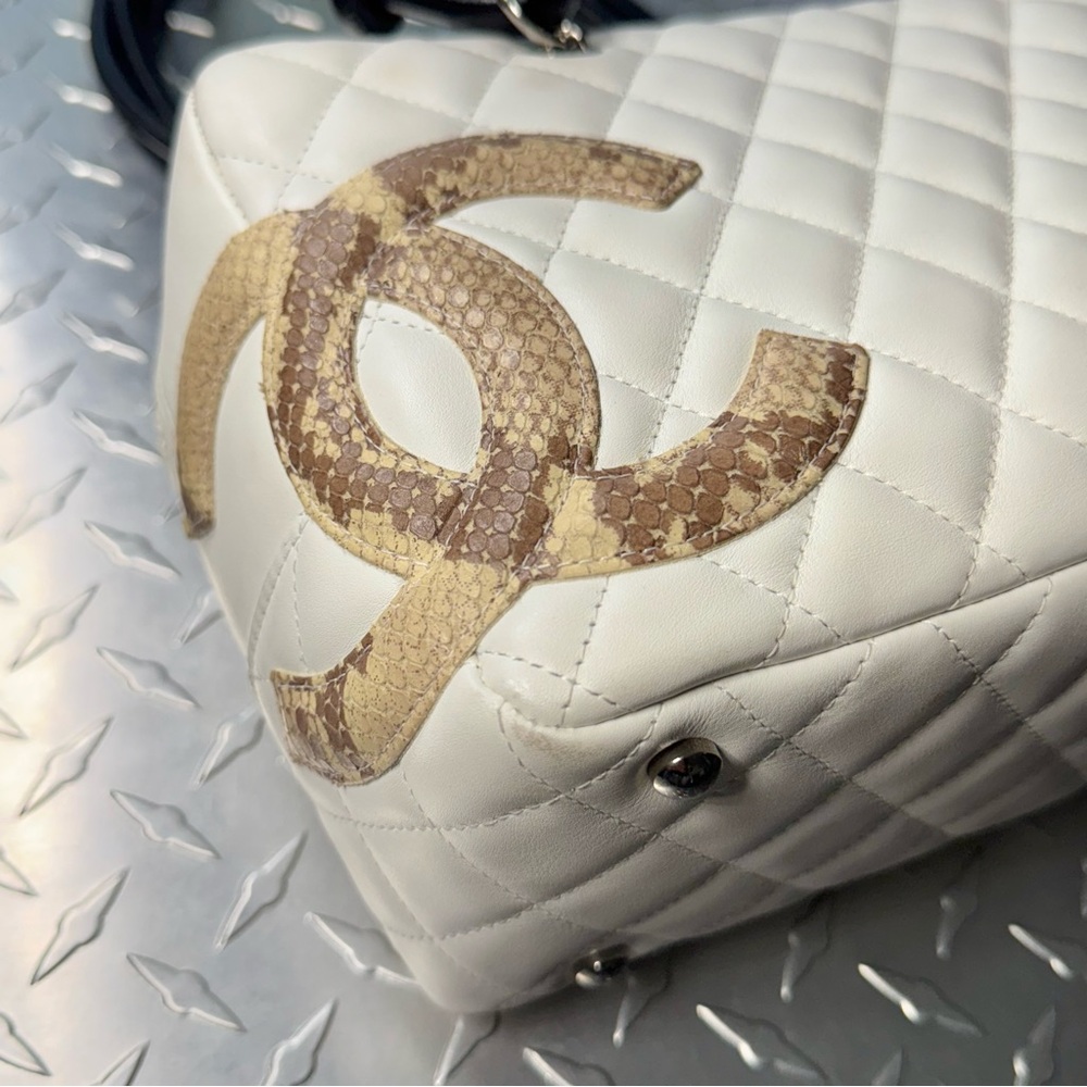Chanel Vintage Python Cambon Ligne Bowler in White - Picture 3 of 12